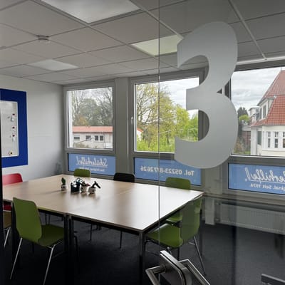 Bild der Tür zum Raum 3 der Schülerhilfe Nachhilfe Bünde