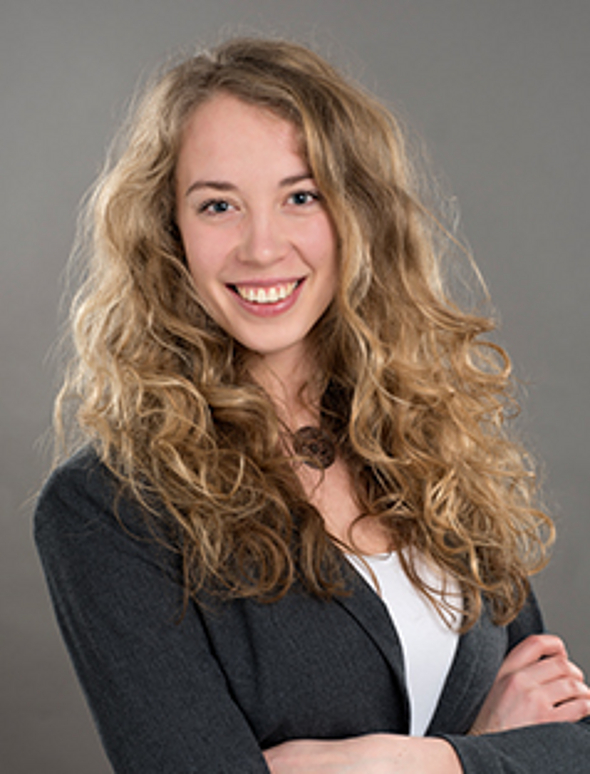 Nachhilfelehrerin Julia Müller der Schülerhilfe Nachhilfe in Amberg Nachhilfelehrerin Julia Müller der Schülerhilfe Nachhilfe in Amberg