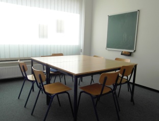 Unterrichtsraum I der Schülerhilfe Frankfurt-Dornbusch Lernen in den hellen Unterrichtsräumen der Schülerhilfe Frankfurt-Dornbusch.