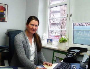 Vertretung Schülerhilfe Leitung Dinslaken-Hiesfeld Andrea Sickelmann Andrea Sickelmann untersützt das Team der Schülerhilfe Dinslaken-Hiesfeld als Vertretung der Schülerhilfe Leitung