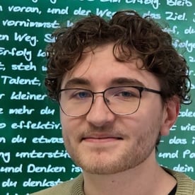 Rasmus K. gibt Nachhilfe in Englisch