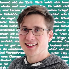 Marko O. gibt Nachhilfeunterricht in Latein und Mathematik