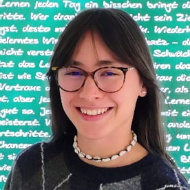 Kristina K. gibt Nachhilfeunterricht für Deutsch und Grundschüler