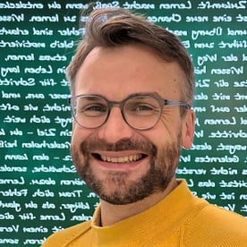 Michael P. gibt Nachhilfe in Französisch und Englisch