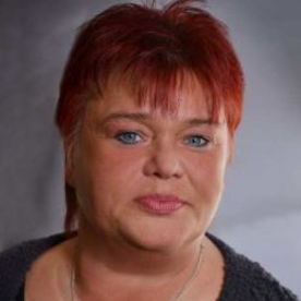 Katrin Amelang (Schülerhilfeleitung) Katrin Amelang (Schülerhilfeleitung)