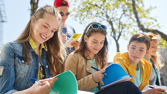 Sommerkurs bei der Schülerhilfe – 10 Stunden für 99 € oder gratis Kinder lernen, Preisbutton: 10 Stunden für 99 € oder gratis